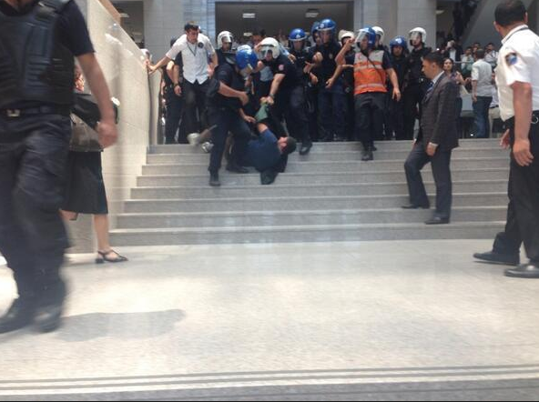 polis-caglayan-adliye-gozalti-gezi-parki
