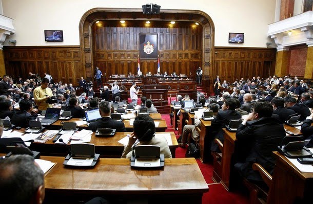 sırbistan-parlamentosu-