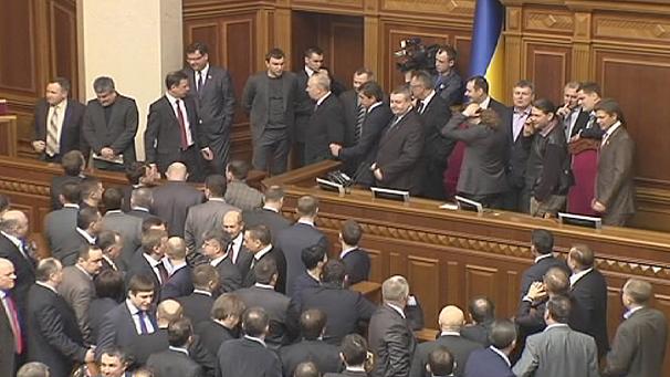 ukrayna-parlementosu-ulkelere-gore-secim-barajlari