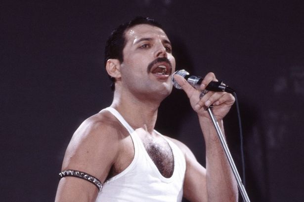 11-freddie-mercury