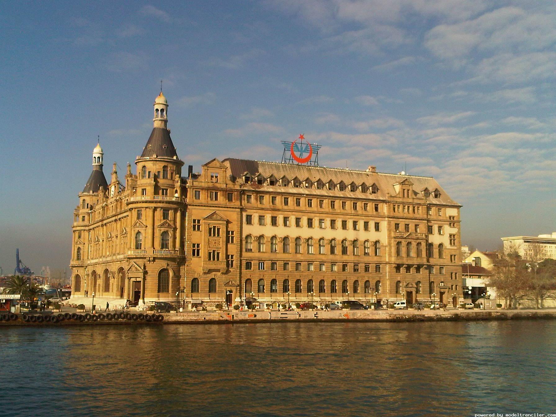 4-hattı-haydarpasa-tren-istasyonu-gari