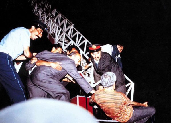sivas katliamı 1993 neler oldu aziz-nesin-sivas-katliami-linc-girisimi