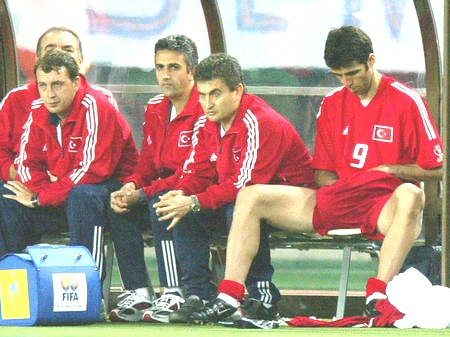 hakan-sukur-tombala-yedek-kulübesi
