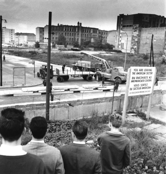 25 Maddede Berlin Duvarı Neden Yapıldı, Neden Yıkıldı?