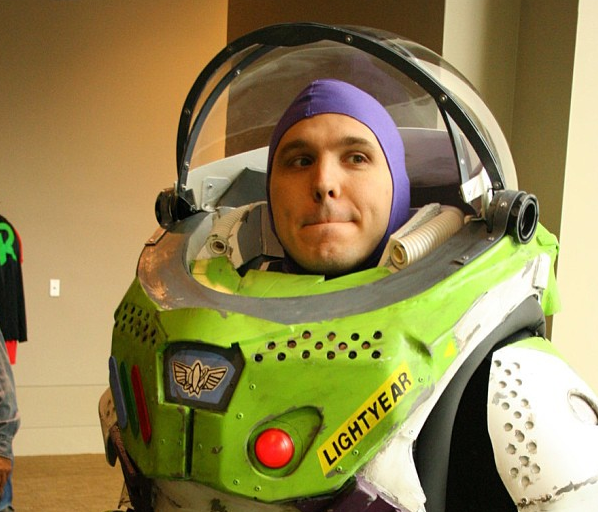 buzz-lightyear-cosplay