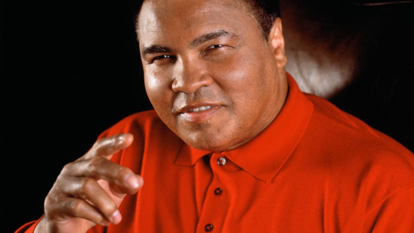 muhammed-ali-clay-yaslilik-kirmizi-gomlek