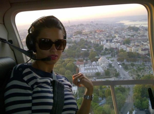 adriana-lima-helikopter