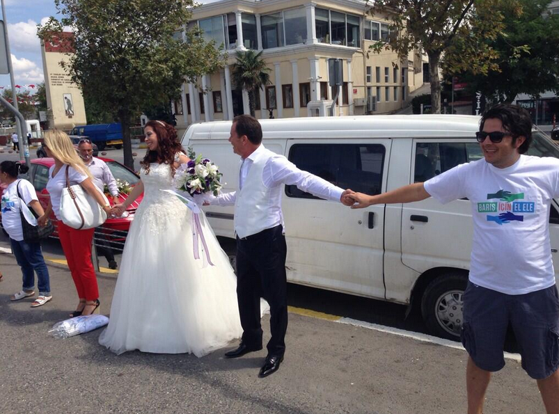 baris-icin-elele-uskudar-evlendirme-dairesi