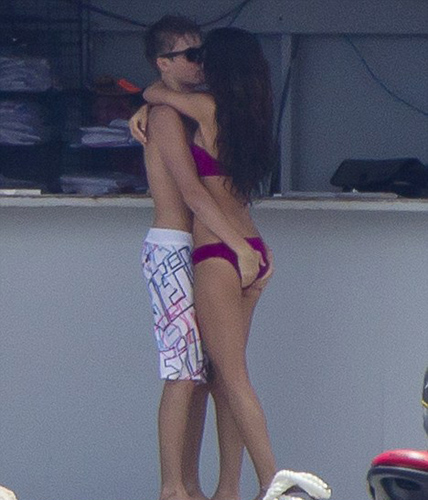 justin-selena-sinan-akcil