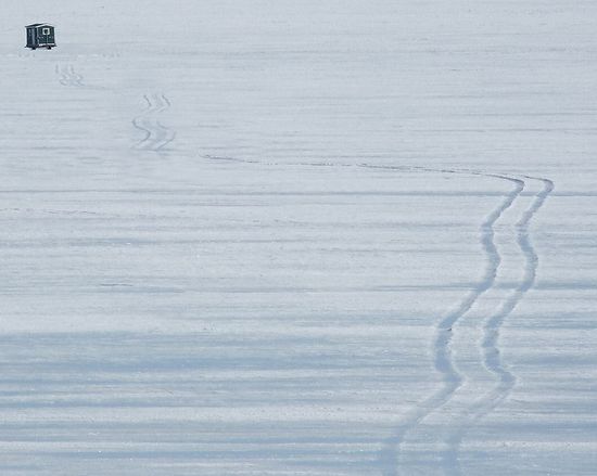araba-izi-fotografi-minimalist