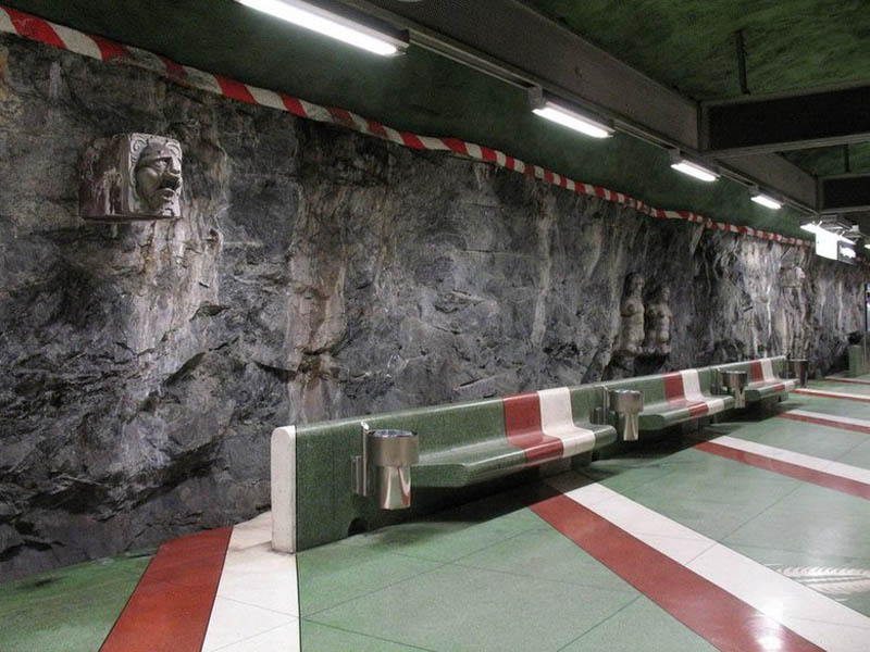 metro-içinde-sanat-galerisi