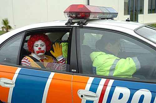 ronald-mcdonald-polis-arabasinda