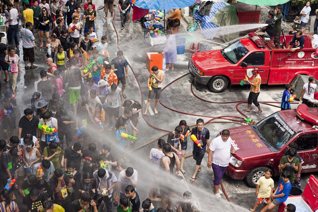 Songkran Su festivali