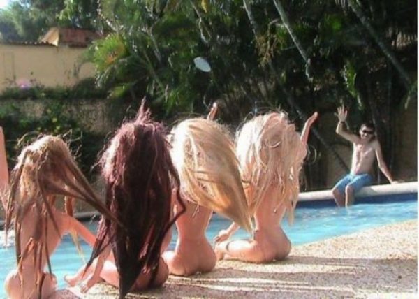 barbie-bebekler-havuz