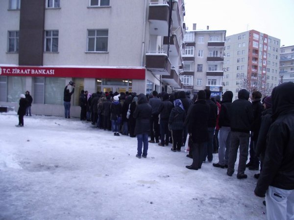 ziraat-bankasi-kuyruk