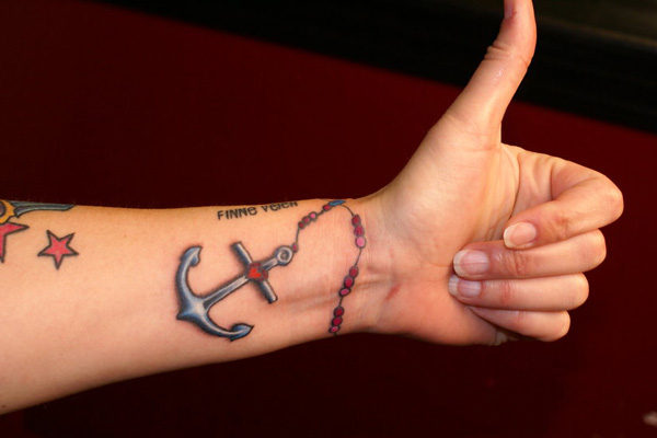 29-tattoo-of-rosary-anchor
