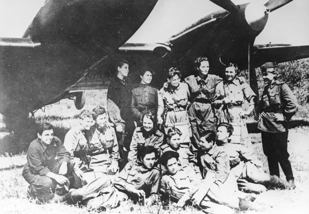 night witches- listelist