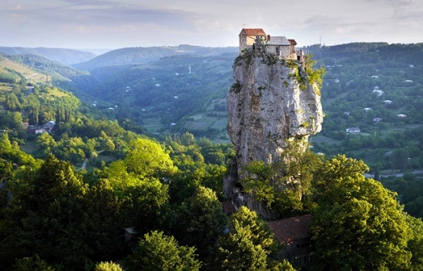 Katskhi Pillar-listelist