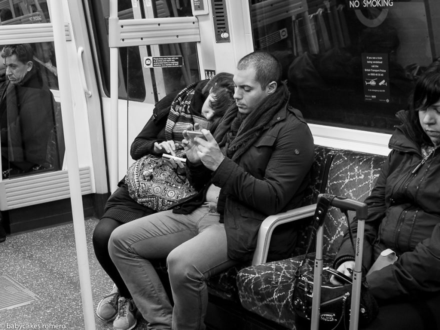 modern-insan-yalnizlasmak-fotograf11