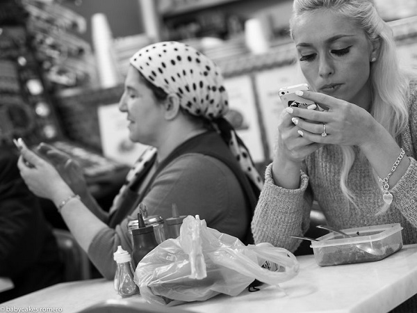 modern-insan-yalnizlasmak-fotograf8