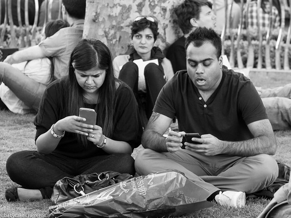 modern-insan-yalnizlasmak-fotograf9