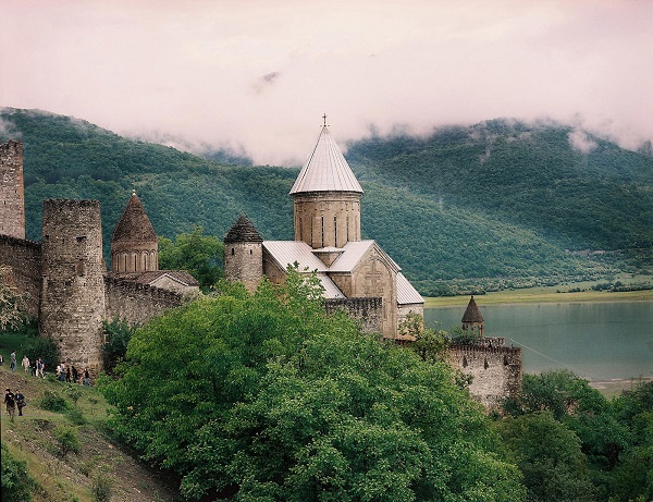ananuri-manastiri-gurcistan