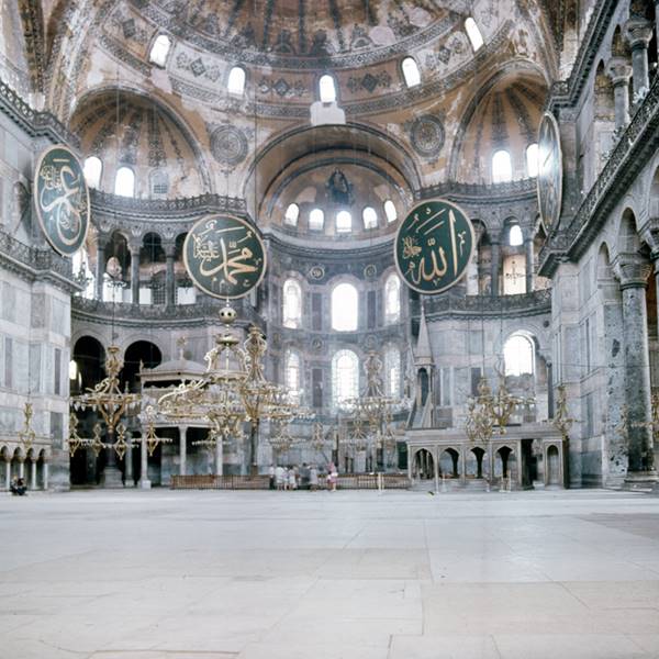 1971-istanbul-fotograflari-018-samz_turkey1971_istanbul_inside_hagia_sophia_044