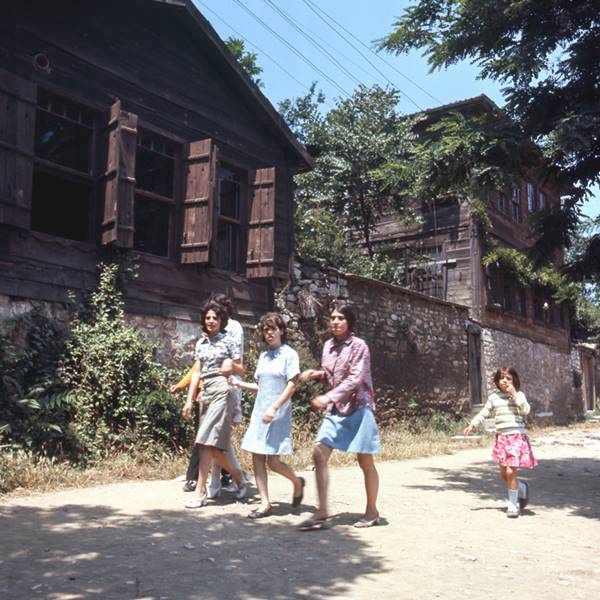 1971-istanbul-fotograflari-034-samz_turkey1971_istanbul_street_scene_005