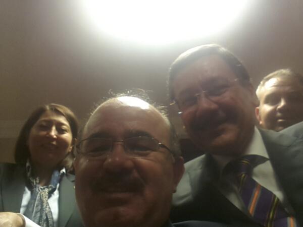 melih-gokcek-selfie