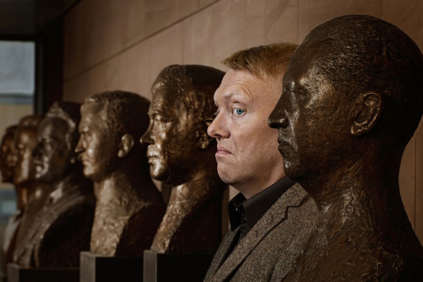 Jon_Gnarr_Statues
