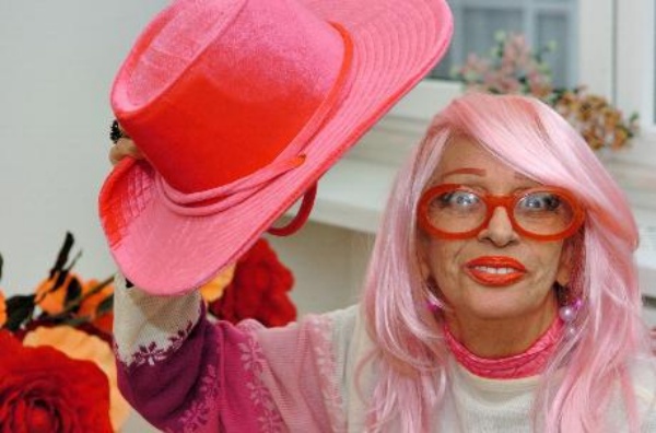 aysel gurel pembe