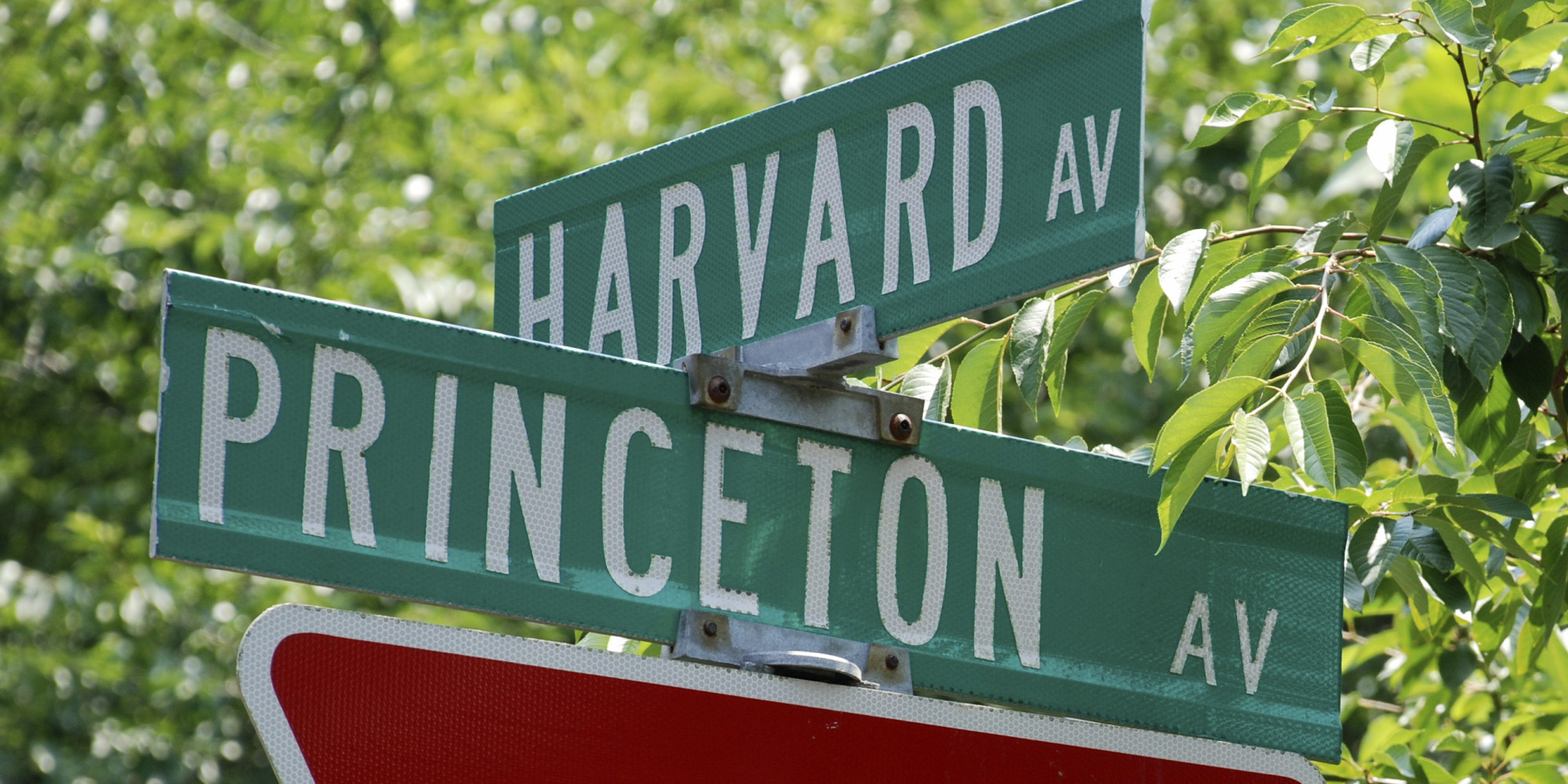 Sign of Harvard and Princeton Ave