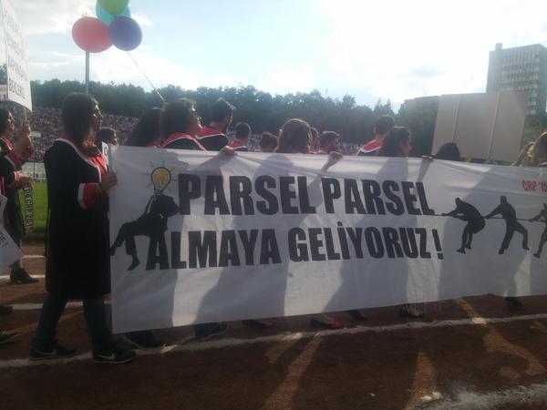 melih-gokcek-odtu-pankart