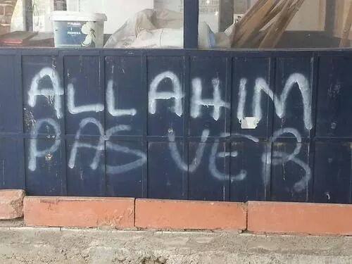 allahim-pas-ver-duvar-yazisi