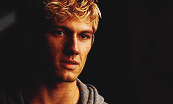 kafa-sallayan-adam-listelist.gif