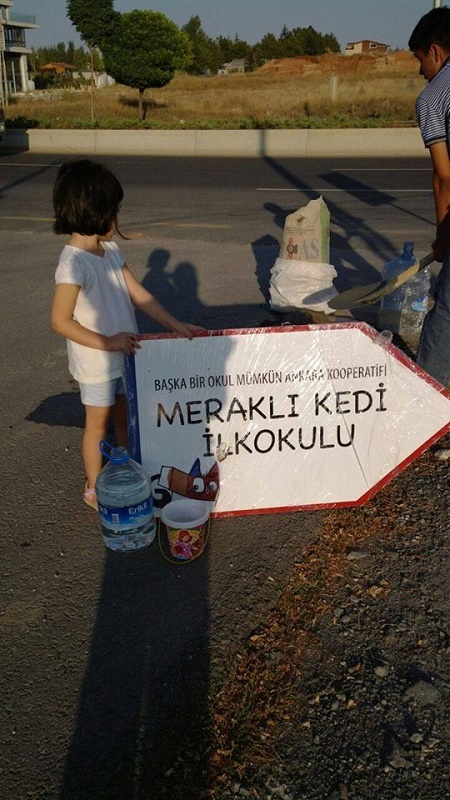 merakli-kedi-cocuklar-tabela