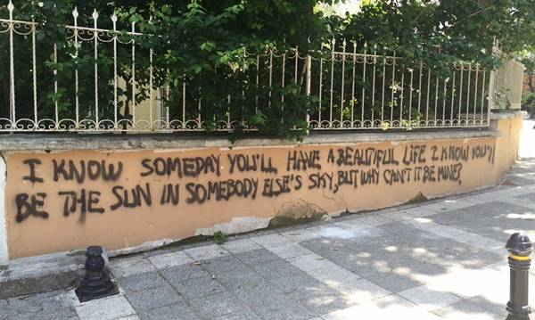 sokakkadikoy-duvar-pearljam