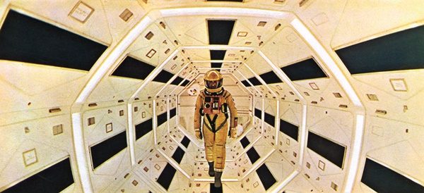upuzun-bir-zaman-sicramasi-2001-a-space-odyssey-2001-bir-uzay-macerasi-1968-listelist (1)