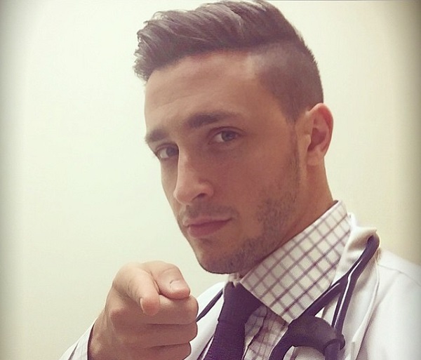 hot-doctor-husky-mike-8 doktor