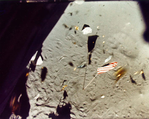Apollo-14-landing-on-moon-006