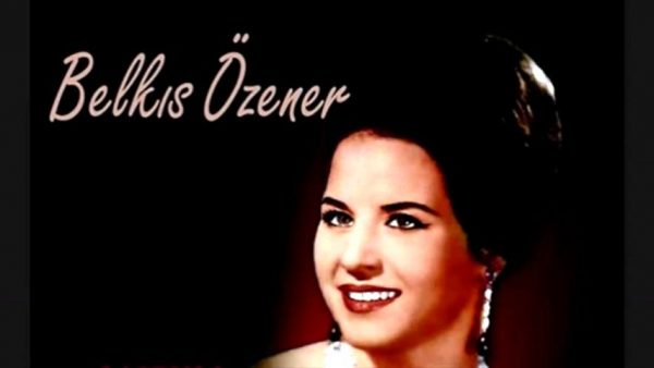 gonul-yazar-belkis-ozener-in-sahneye-cikmasına-bir-sure-izin-vermedi-fakat-nihayetinde-tepebasi-gazinosunun-listelist