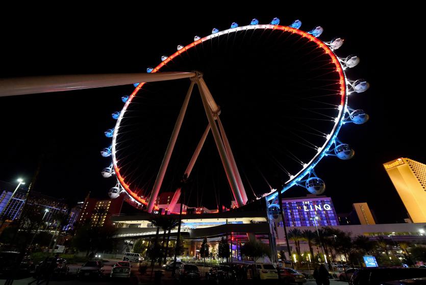 Las Vegas Shows Solidarity With Paris After Deadly Attacks