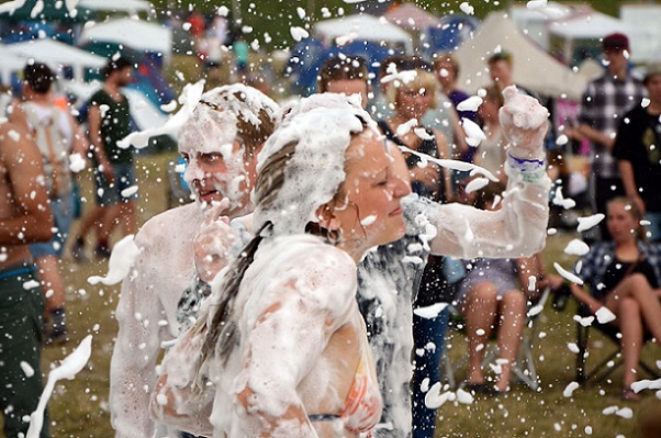 foam_party_roskilde_festival_4_photo_connie_maria_westergaard