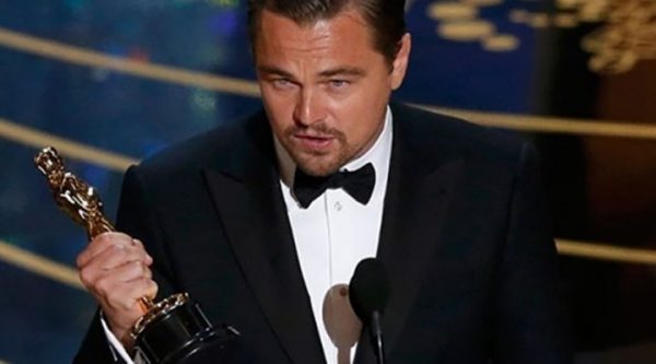 oscar-2016-odulleri-odul-kazananlar-belli-oldu-surpriz-leonardo-dicaprio-oscar-odulu-aldi-mi_2082063_720_400