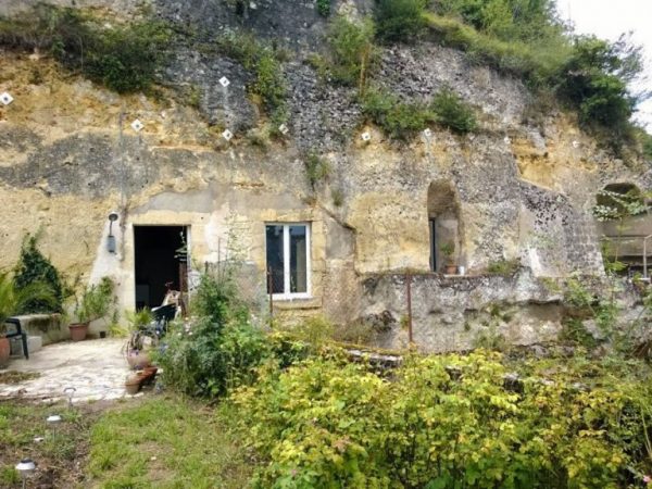 2_cheap-cave-tiny-house-768x576