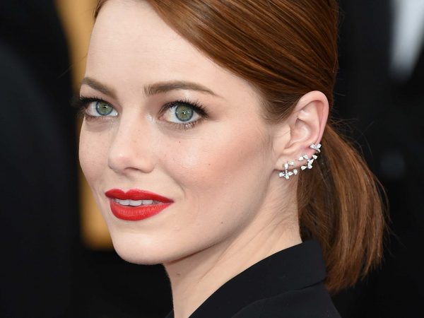 emma-stone-did-one-of-the-worst-things-ever-after-her-contact-info-was-published-in-the-sony-hack