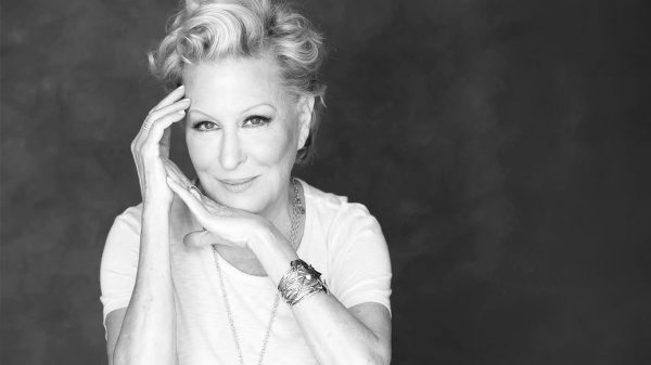 bette-midler-actress-black-white-photos