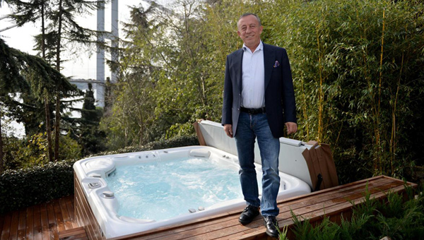 content_ali-agaoglundan-terastaki-jakuzi-basinda-trabzonspor-aciklamasi_j75mr3BcJ8r2054