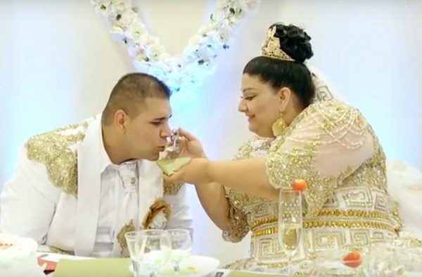 Slovakian gypsy wedding with bride showered with gold and 500 euro notes went viral in Slovakia and Russia