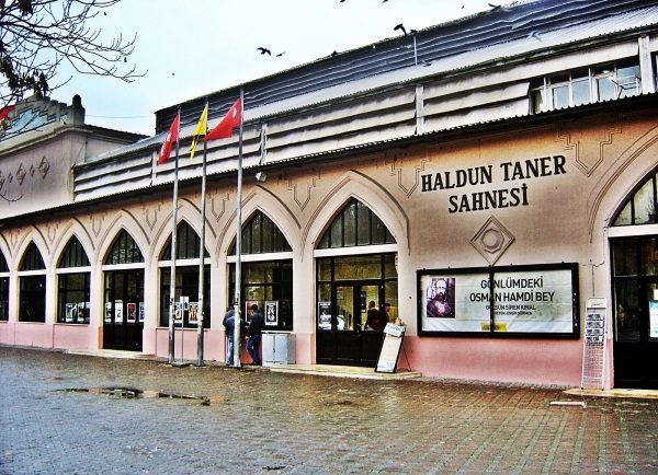 haldun-taner-sahne